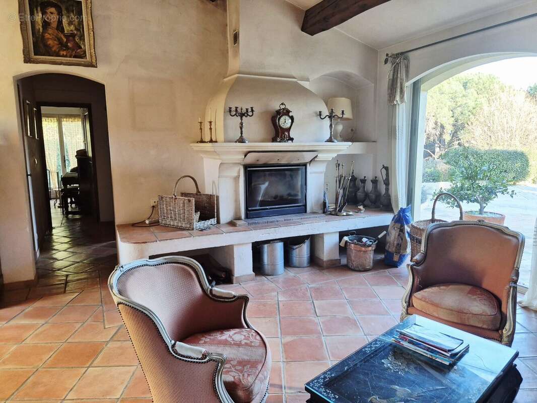 Maison à PLAN-DE-LA-TOUR