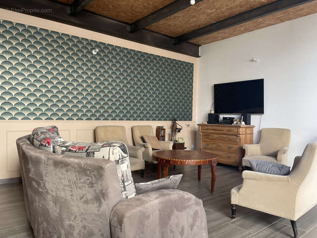 Maison à BUSSY-ALBIEUX