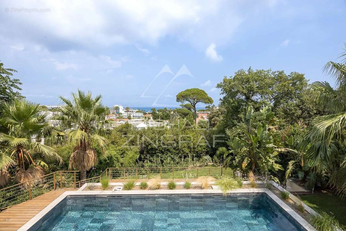 Splendide villa contemporaine rénovée  de 320 m² située dans un domaine privé - photo 12