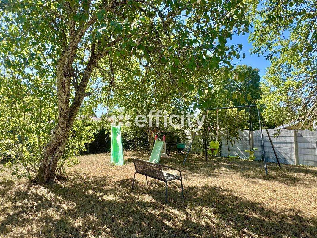 Maison 4 pièces 106 m² à vendre à La Lande-De-Fronsac (33240) - photo 2