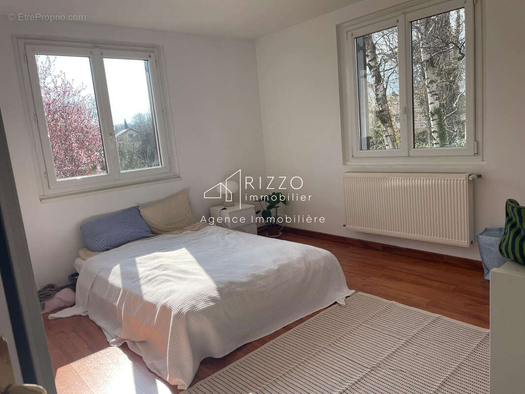 Appartement à SERGY