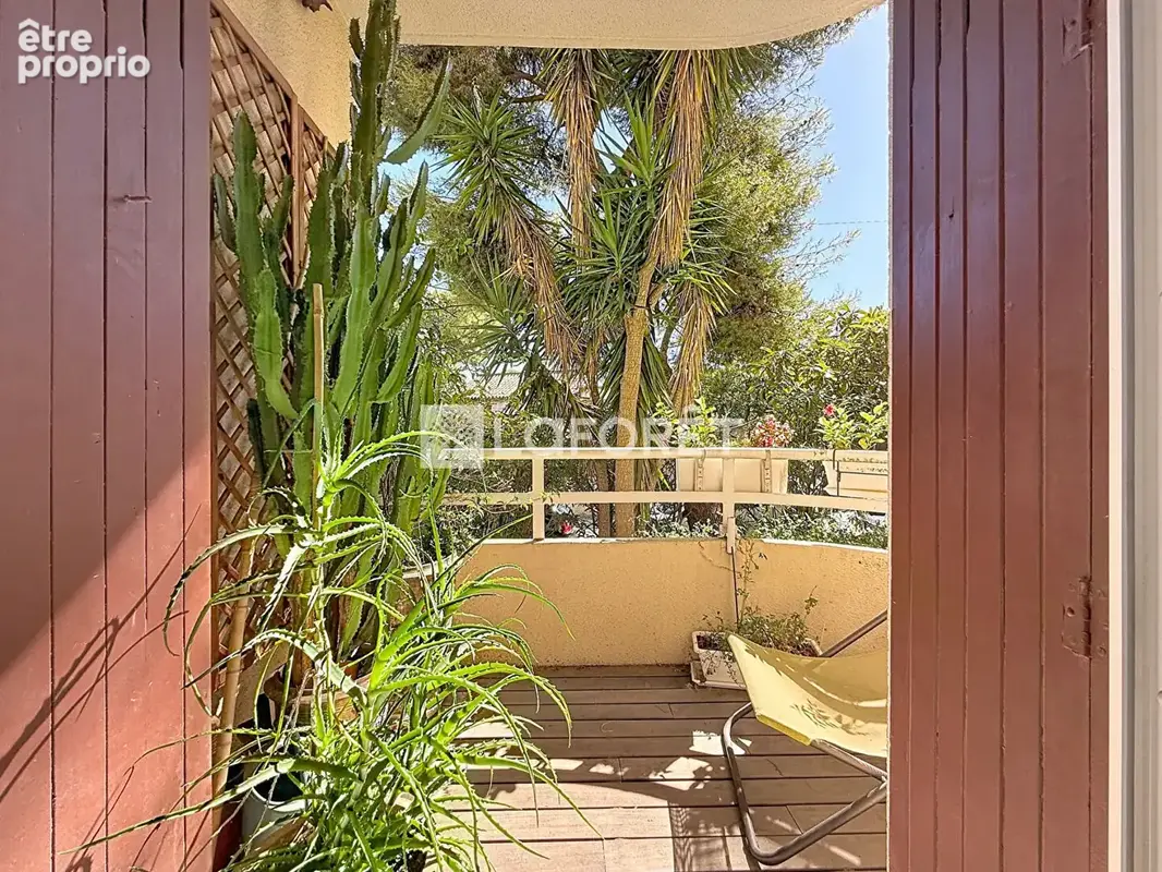 T3 de 75 m² - balcon - cave - box - sécurisé - Calme - Périer Marseille 8e - photo 5