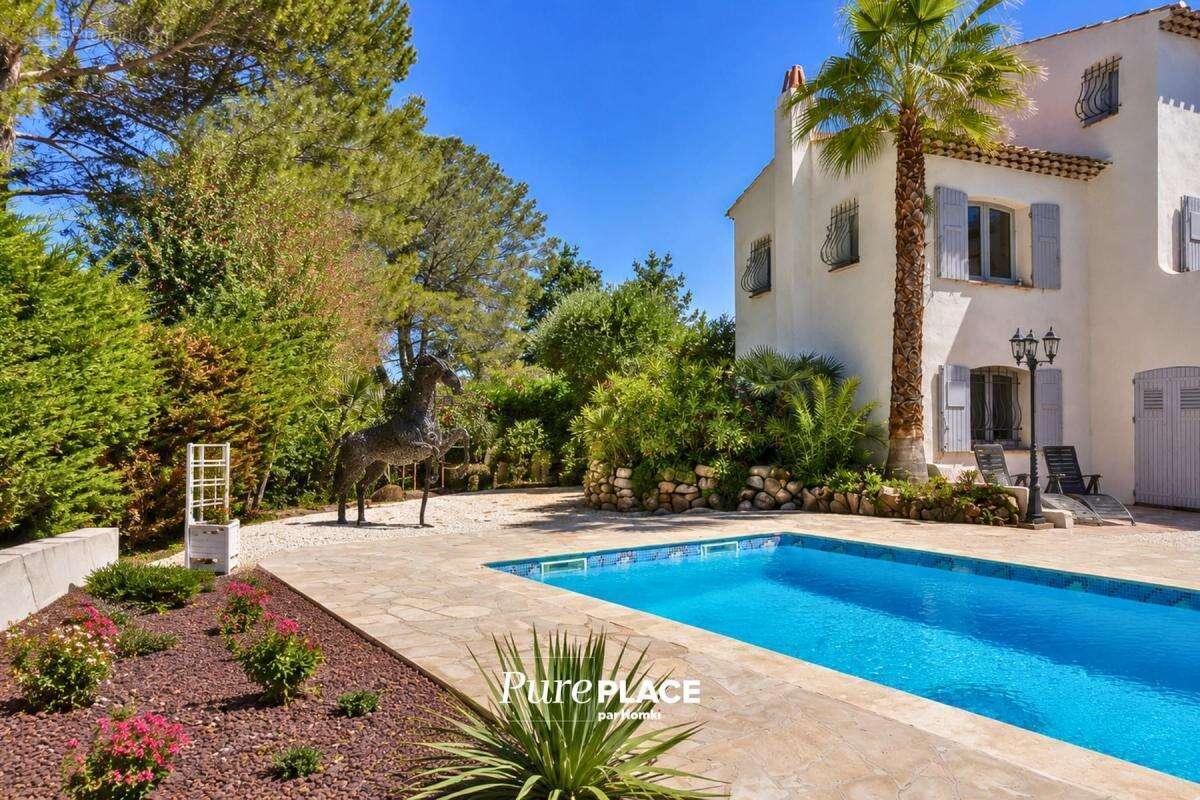 Maison/Villa T9 de 337 m2 à Saint-Raphaël 83700 - photo 5
