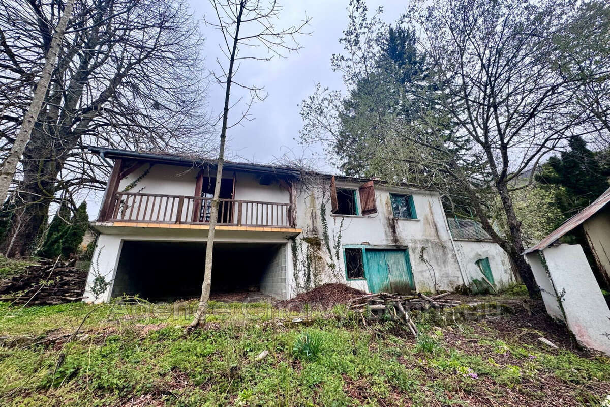 Maison à BOUSSENAC