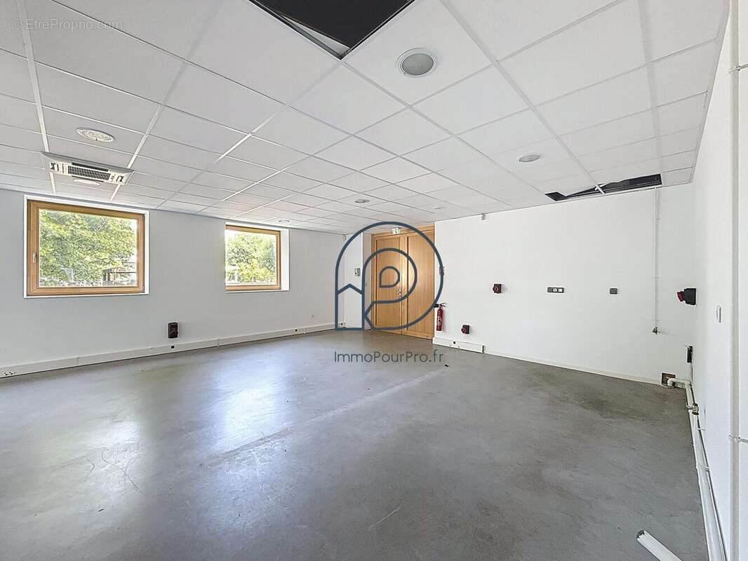 Commerce 356 m² à Villeneuve-D'ascq  - photo 8