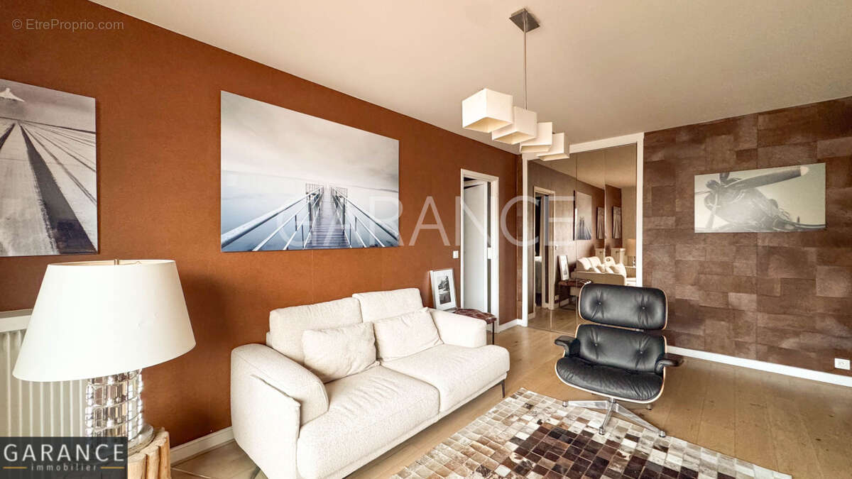 Appartement à PARIS-14E