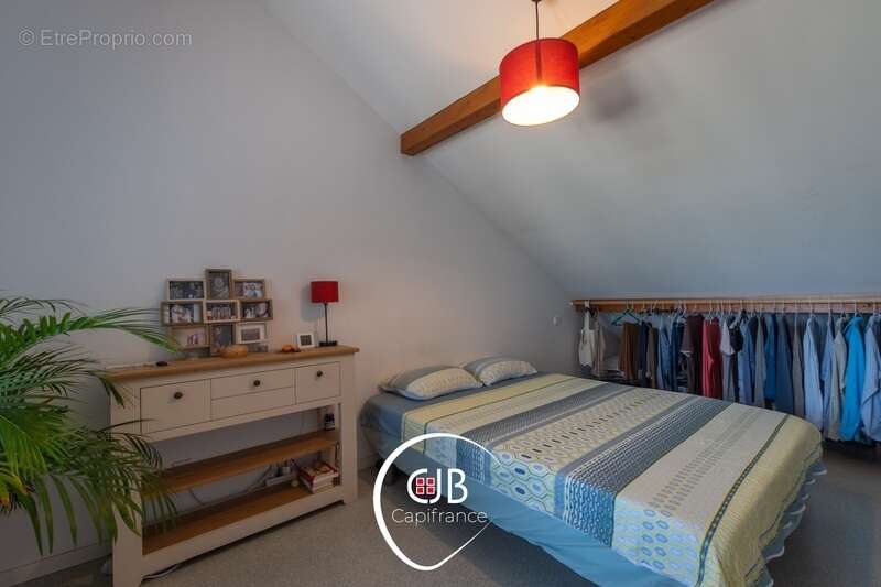 Appartement rénové à Montmélian avec terrasse et vue Mont-Blanc - photo 13