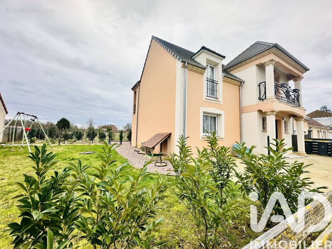 Photo 1 - Maison à CHAMPROND-EN-GATINE