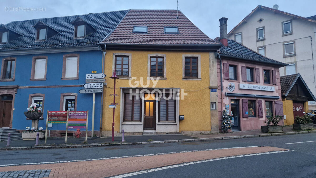 Appartement à ROUGEMONT-LE-CHATEAU