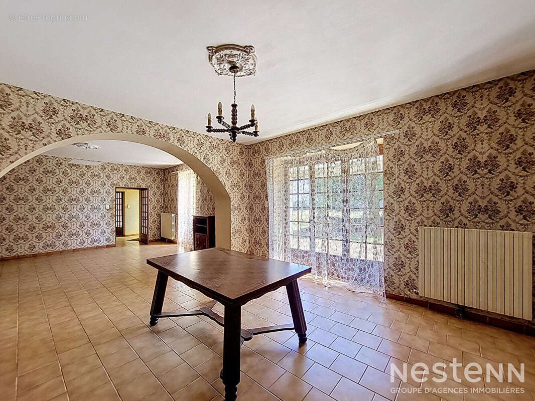 A Vendre Bâtisse en pierre de 255 m² avec dépendance attenante sur terrain de plus de 3 200 m² - photo 7