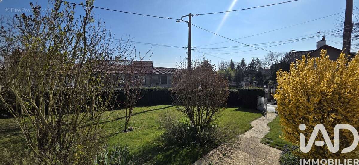 Photo 3 - Maison à VOUZIERS