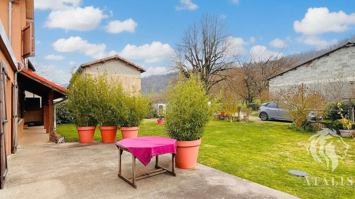 Maison à SAINT-JUST-DE-CLAIX