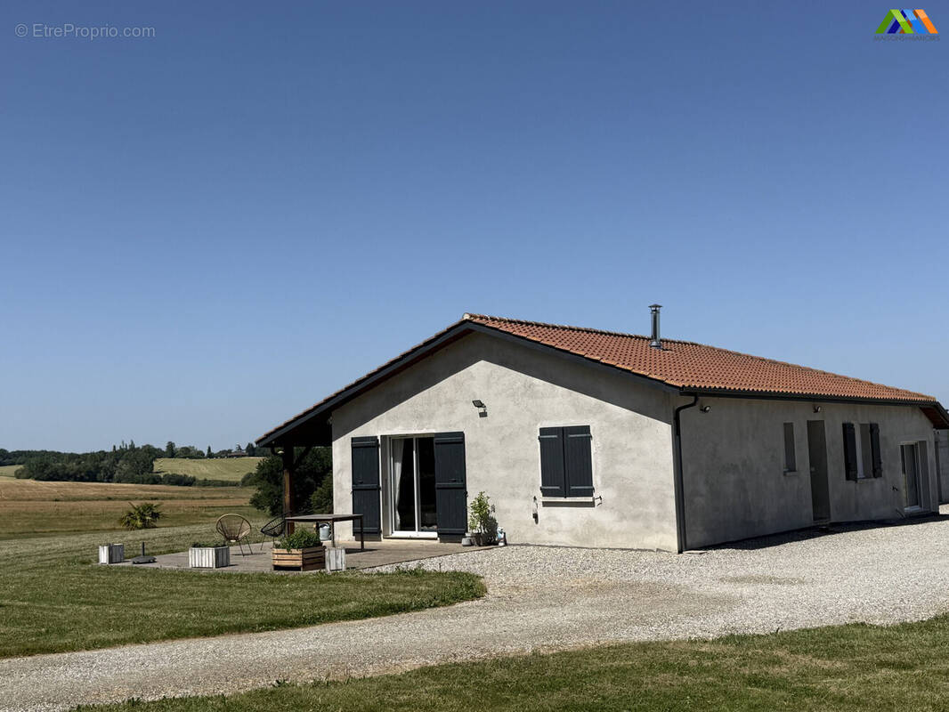 Contempory villa with contryside views - Maison à SEISSAN