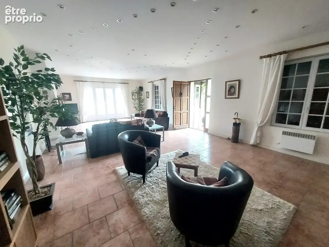 À vendre   Charmante maison familiale à Gizeux, à deux pas de son château historique - photo 3