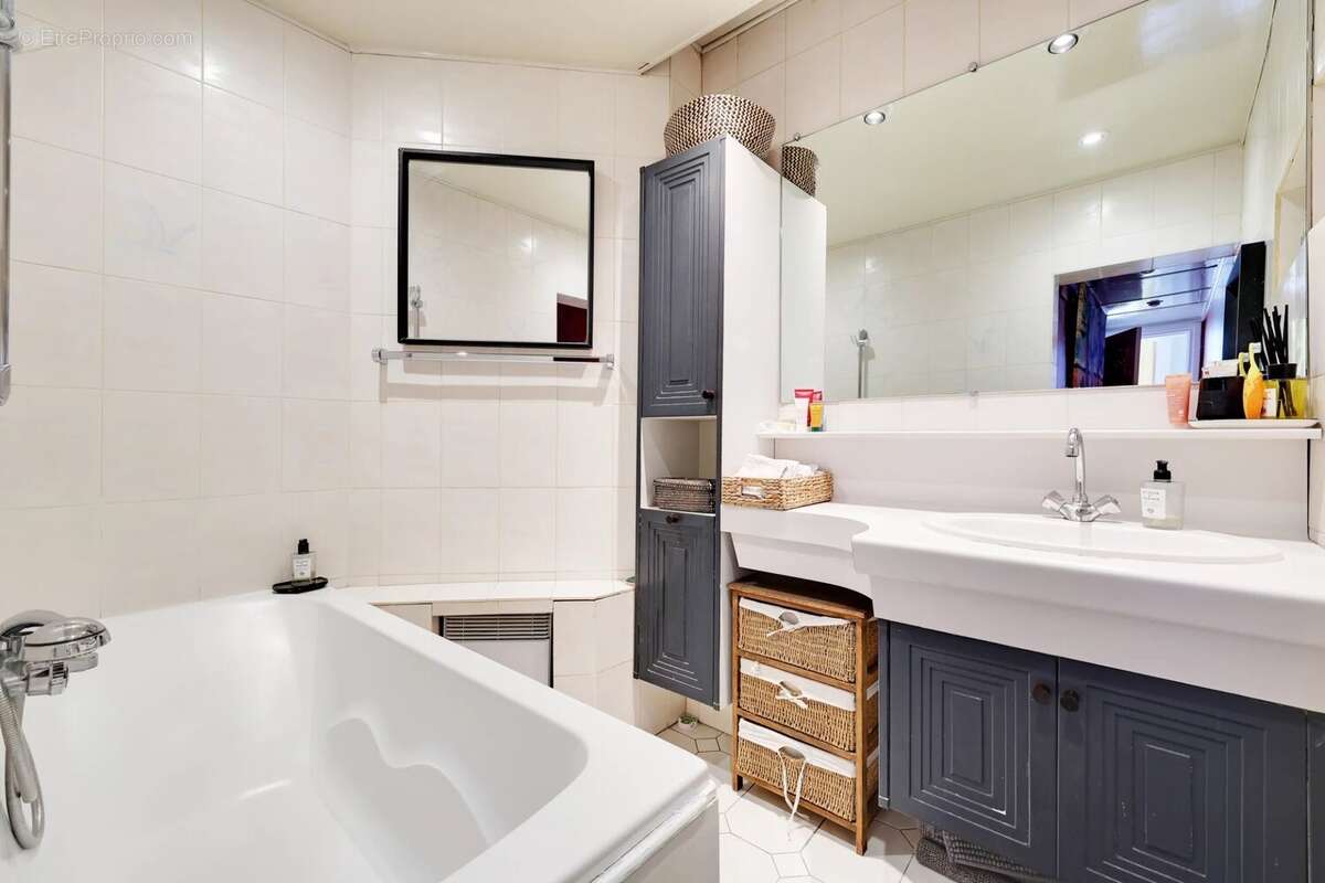 Appartement à PARIS-4E