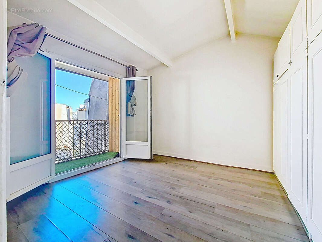 Appartement à PARIS-1E