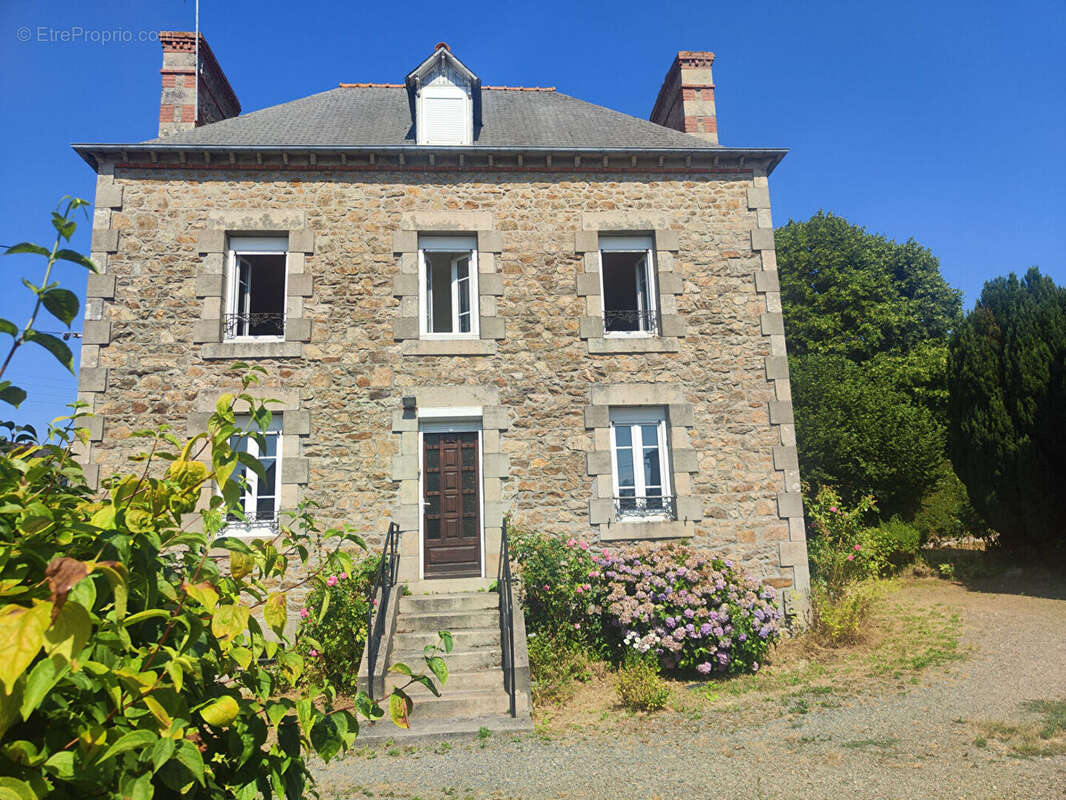 Maison Ploumagoar 5 pièce(s) 101 m2 - photo 2