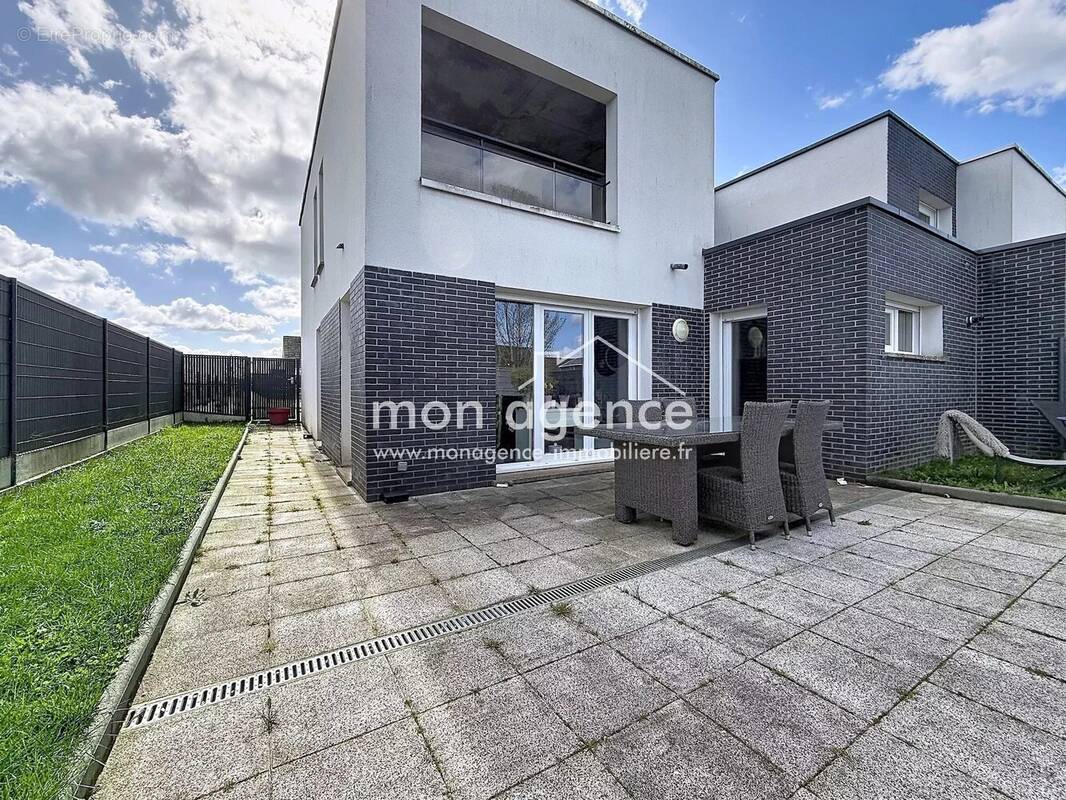 Maison à SAINT-AUBIN-CELLOVILLE