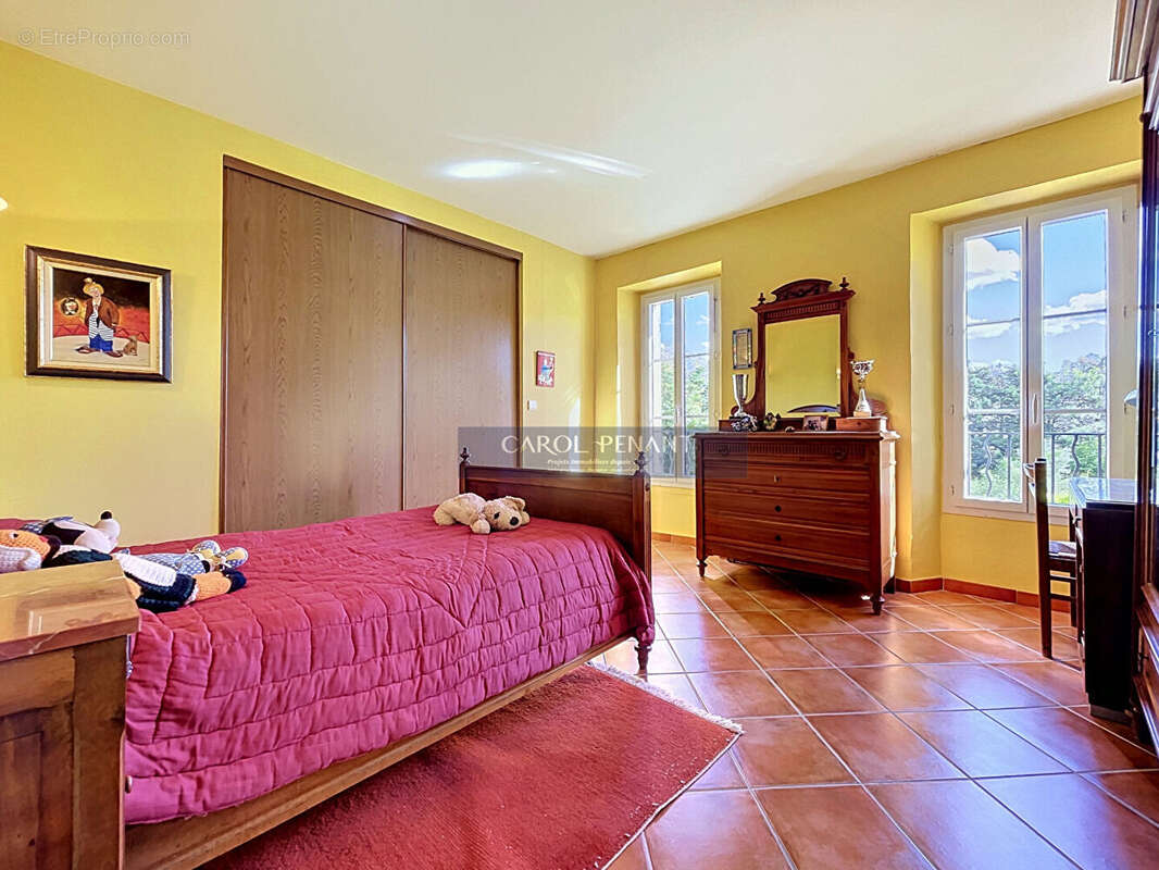 Maison à LE PONTET