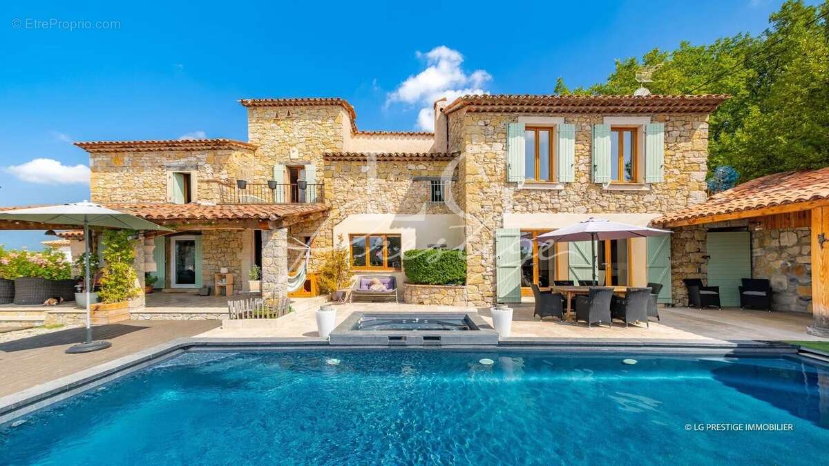 Maison à MONTAUROUX