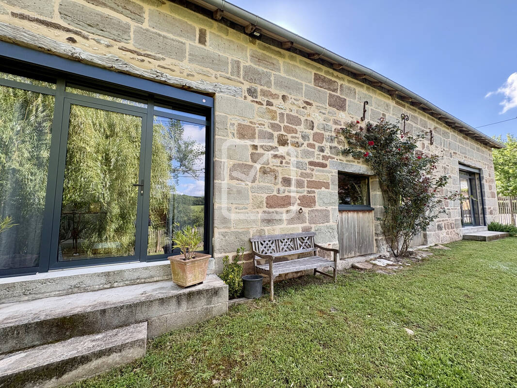 Maison à LARCHE