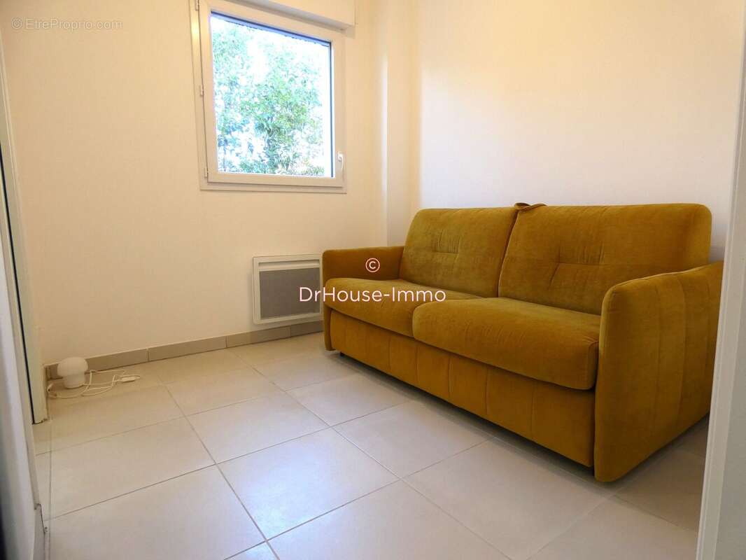 Appartement à SAINT-CYR-SUR-MER