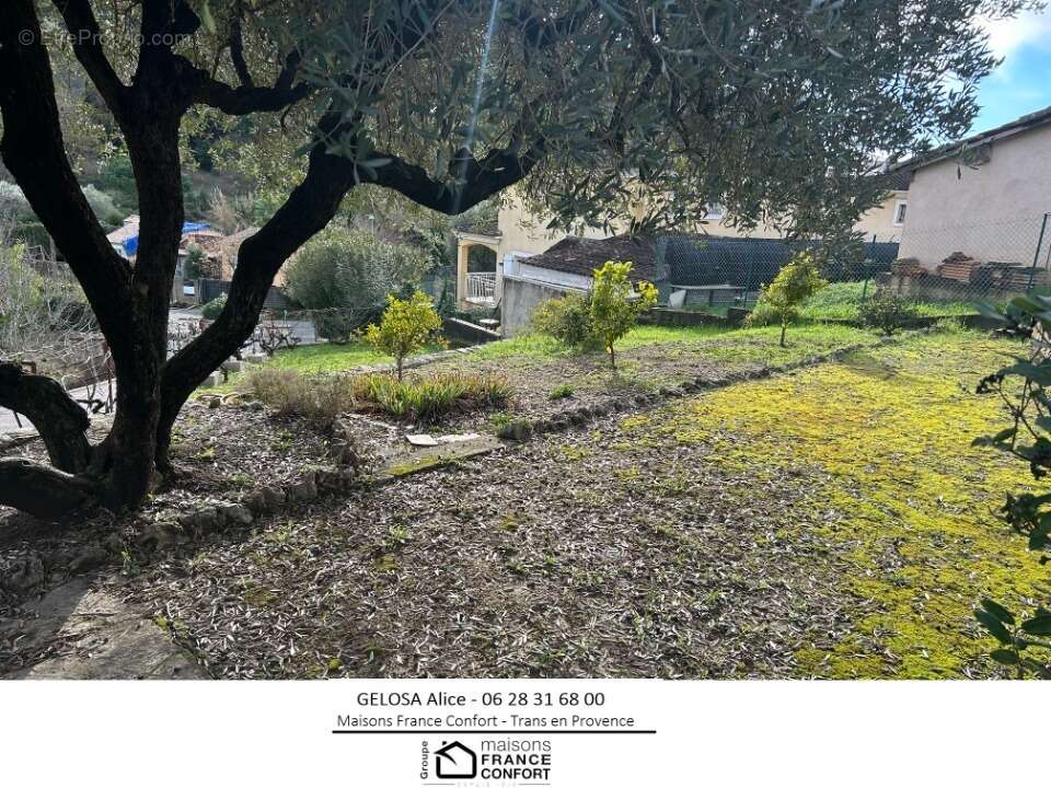 Terrain à LA ROQUETTE-SUR-SIAGNE