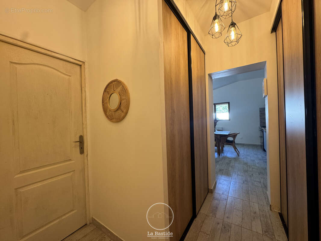 Maison rénovée de plain pied d'environ 50 m2 à La Bégude de Mazenc - photo 7