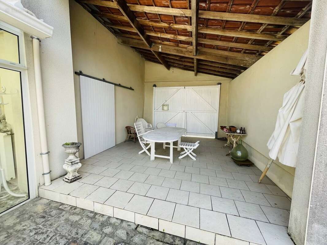 Maison à BARBEZIEUX-SAINT-HILAIRE