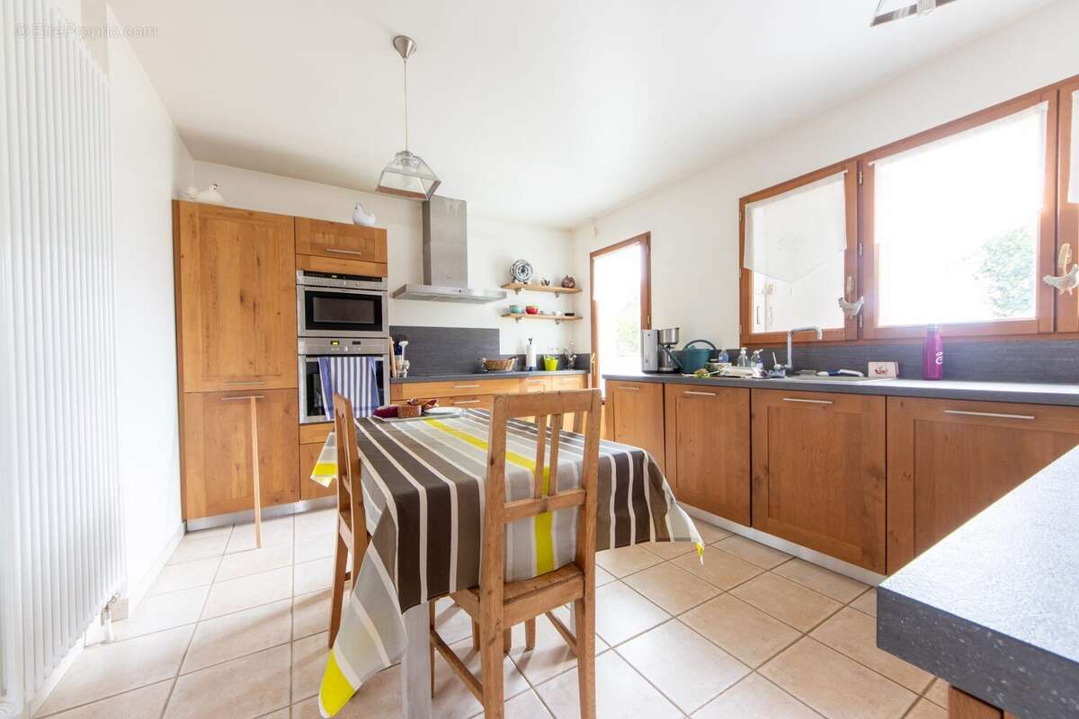 Maison à LE PLESSIS-ROBINSON