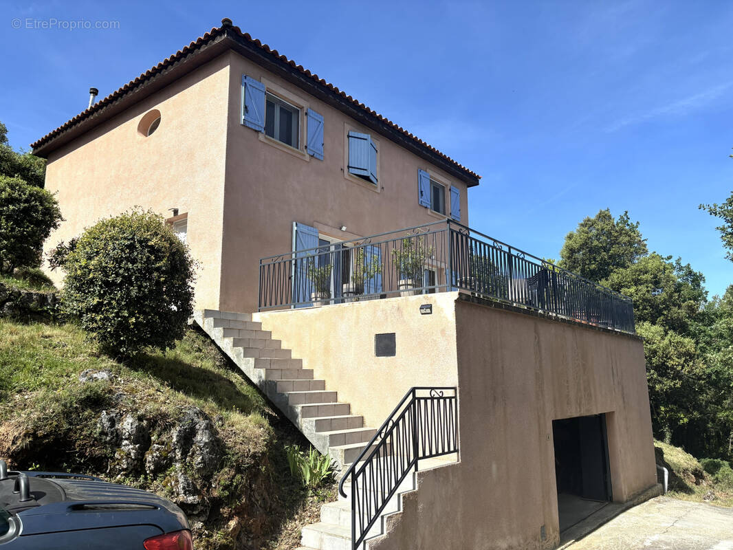Maison à FOX-AMPHOUX