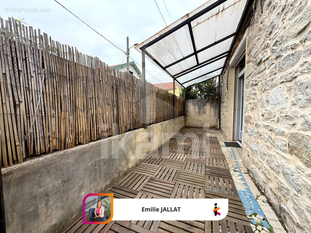 Appartement à FONTAINE