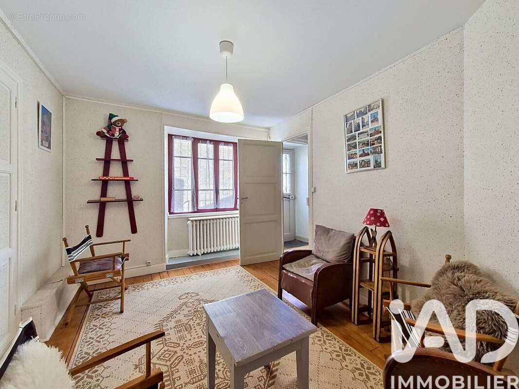Photo 2 - Maison à BESSE-ET-SAINT-ANASTAISE