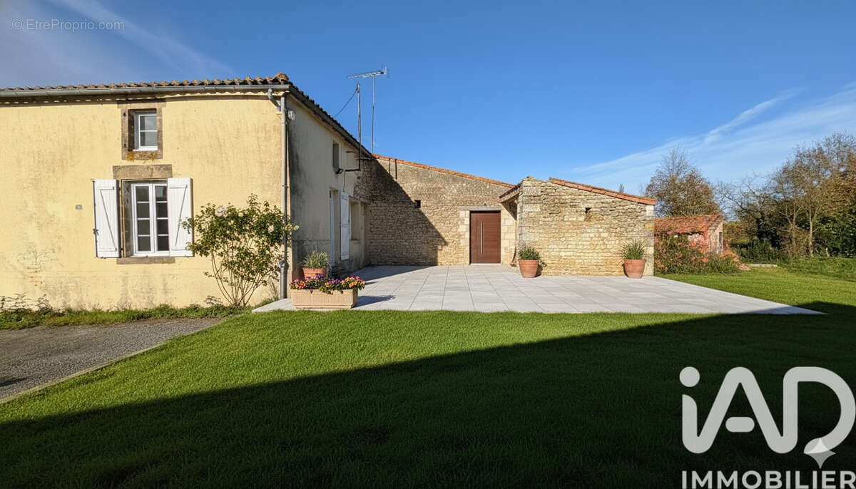 Photo 6 - Maison à VENDRENNES