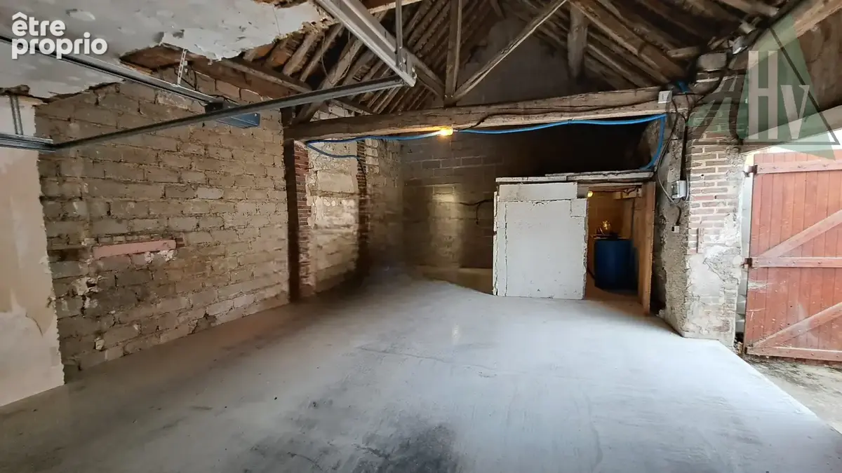 Proche SENS - Maison rénovée de 88 m2 avec 3 chambres, jardin et belle grange de 60 m2. - photo 13