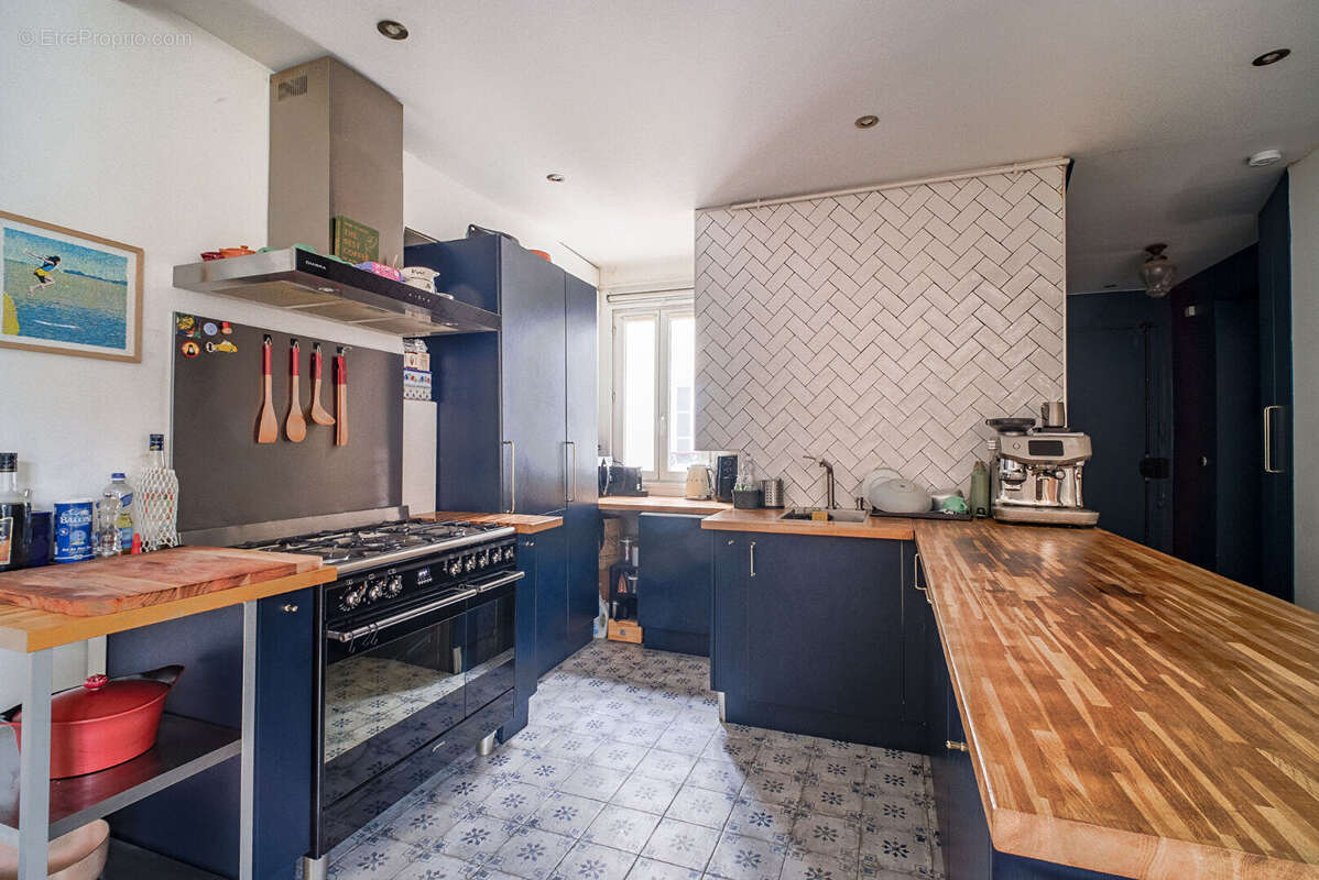 Appartement à PARIS-18E