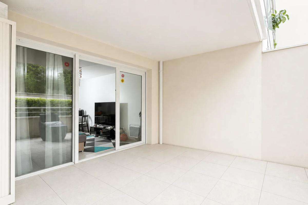 T3 lumineux avec grande terrasse à Istres - photo 3