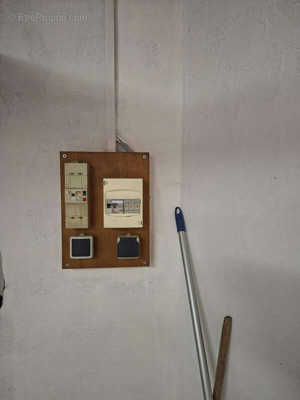 Parking à MANDELIEU-LA-NAPOULE