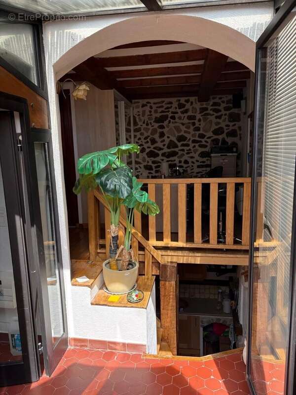 Appartement à BERRE-LES-ALPES