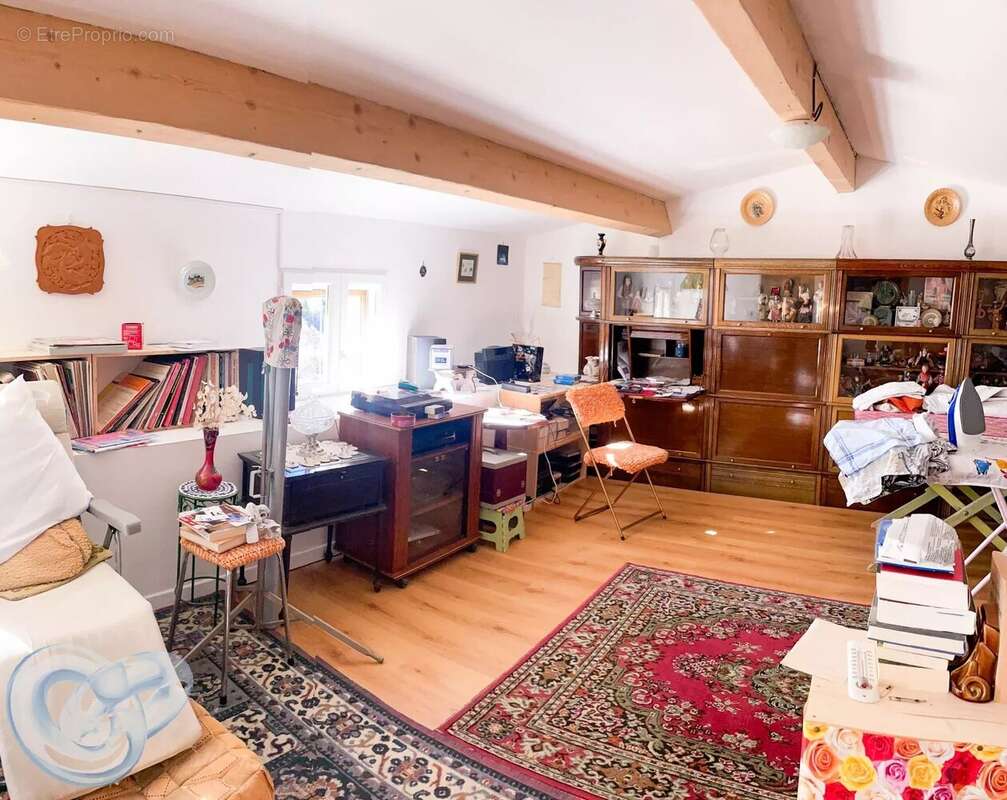 Maison à LES OMERGUES