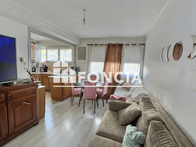 Appartement à SAINT-ETIENNE
