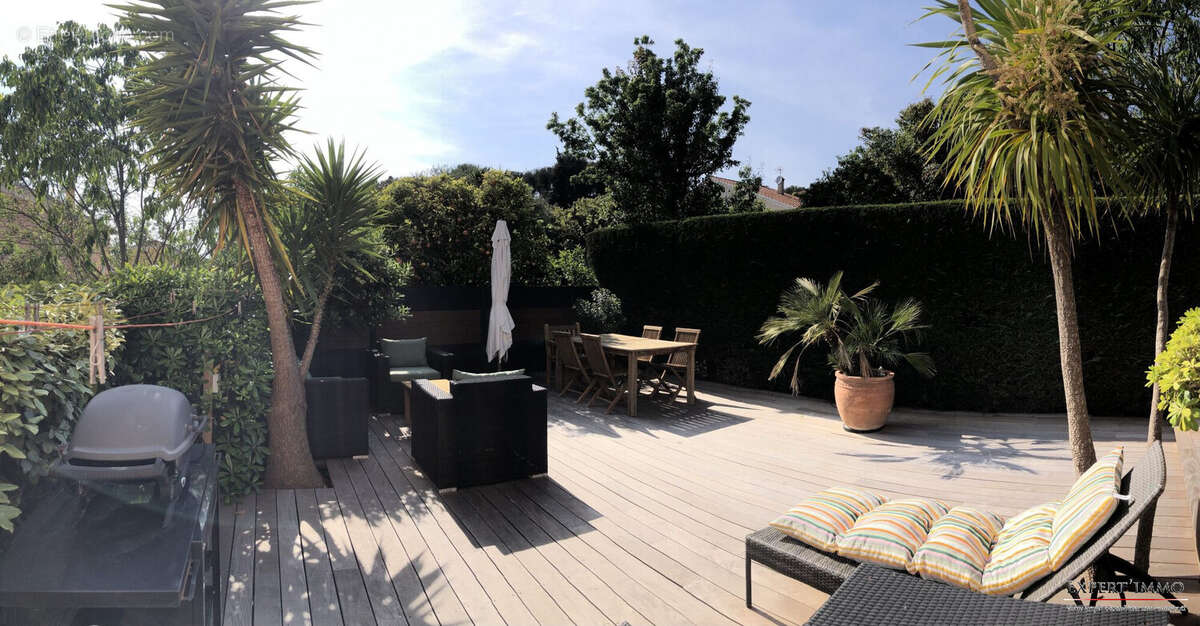 Appartement à SANARY-SUR-MER