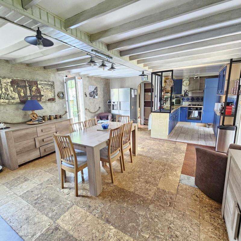 Maison à SAINTE-GAUBURGE-SAINTE-COLOMBE