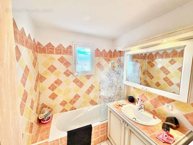 Maison à SAINT-CEZAIRE-SUR-SIAGNE