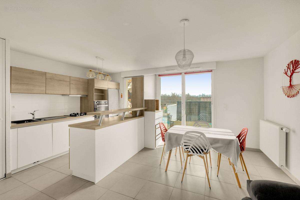 Appartement À Vendre - photo 3