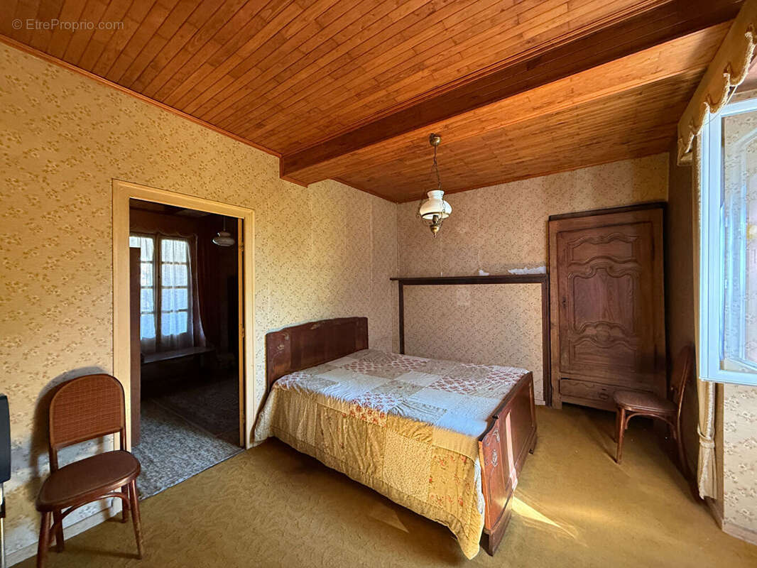 Maison en pierre avec dépendance attenante - photo 10