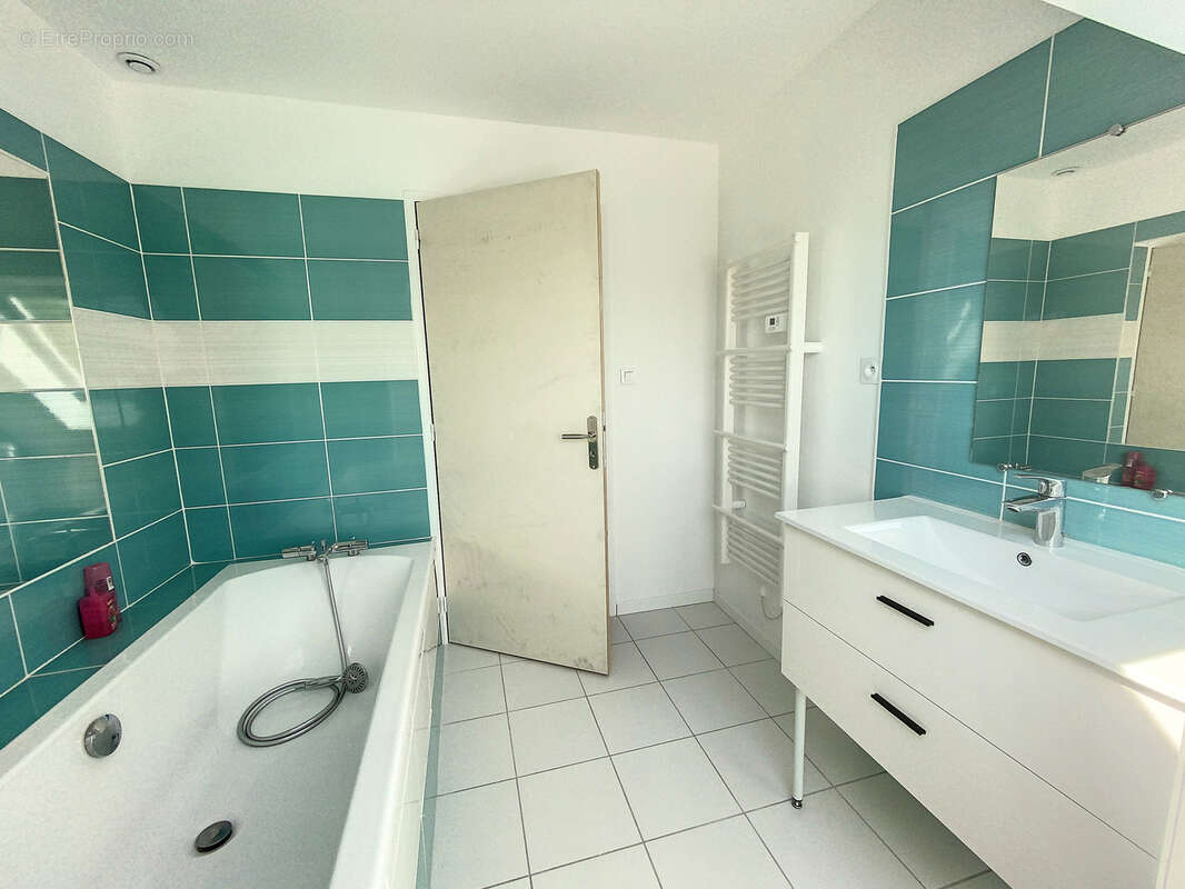 Maison à DONVILLE-LES-BAINS