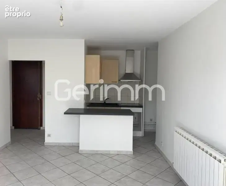 Vente - Appartement - 3 pièces + cuisine - 45 m² - 119 000 € - - photo 12