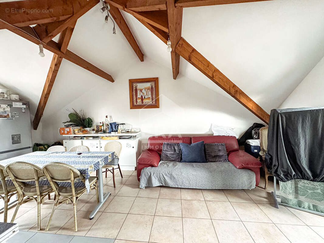 Appartement à SARTROUVILLE