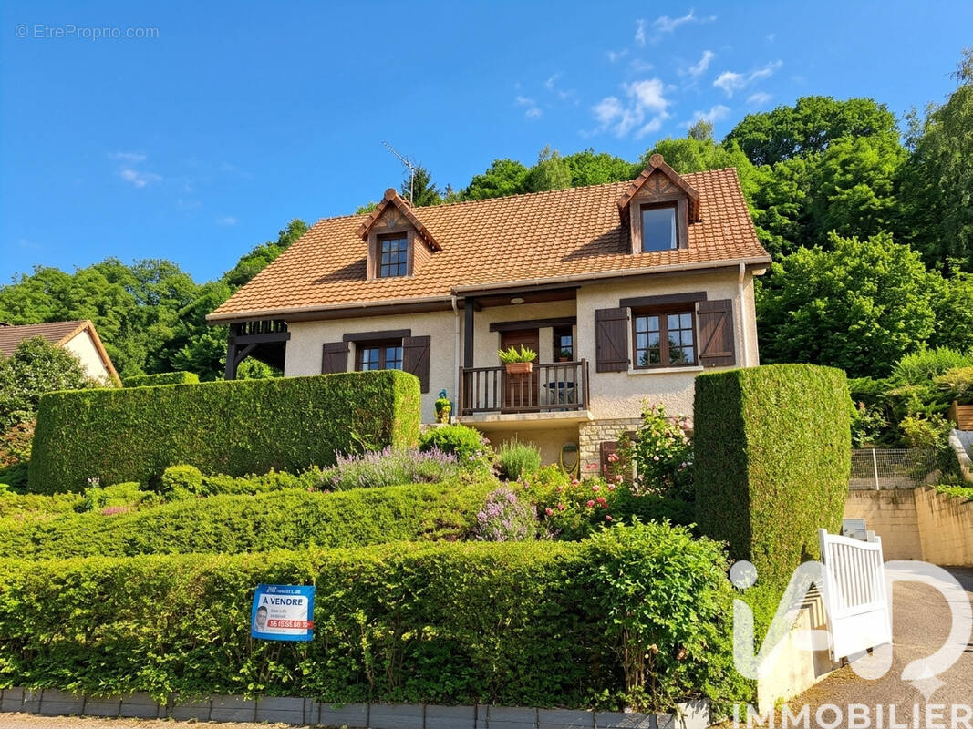 Photo 1 - Maison à SAINT-LEGER-DU-BOURG-DENIS